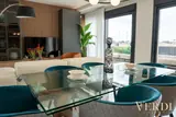 Comedor con mesa de cristal — fotografía de referencia JULIET