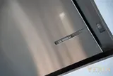 Detalle de electrodoméstico de acero inoxidable — fotografía de referencia JULIET