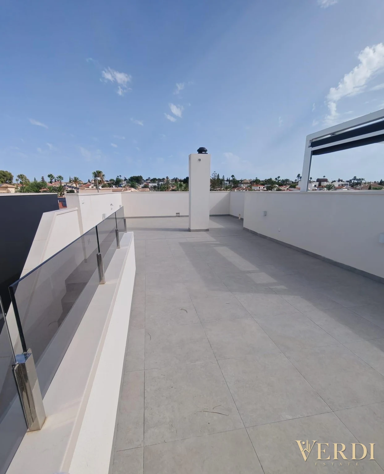 Outdoor reference: rooftop solarium